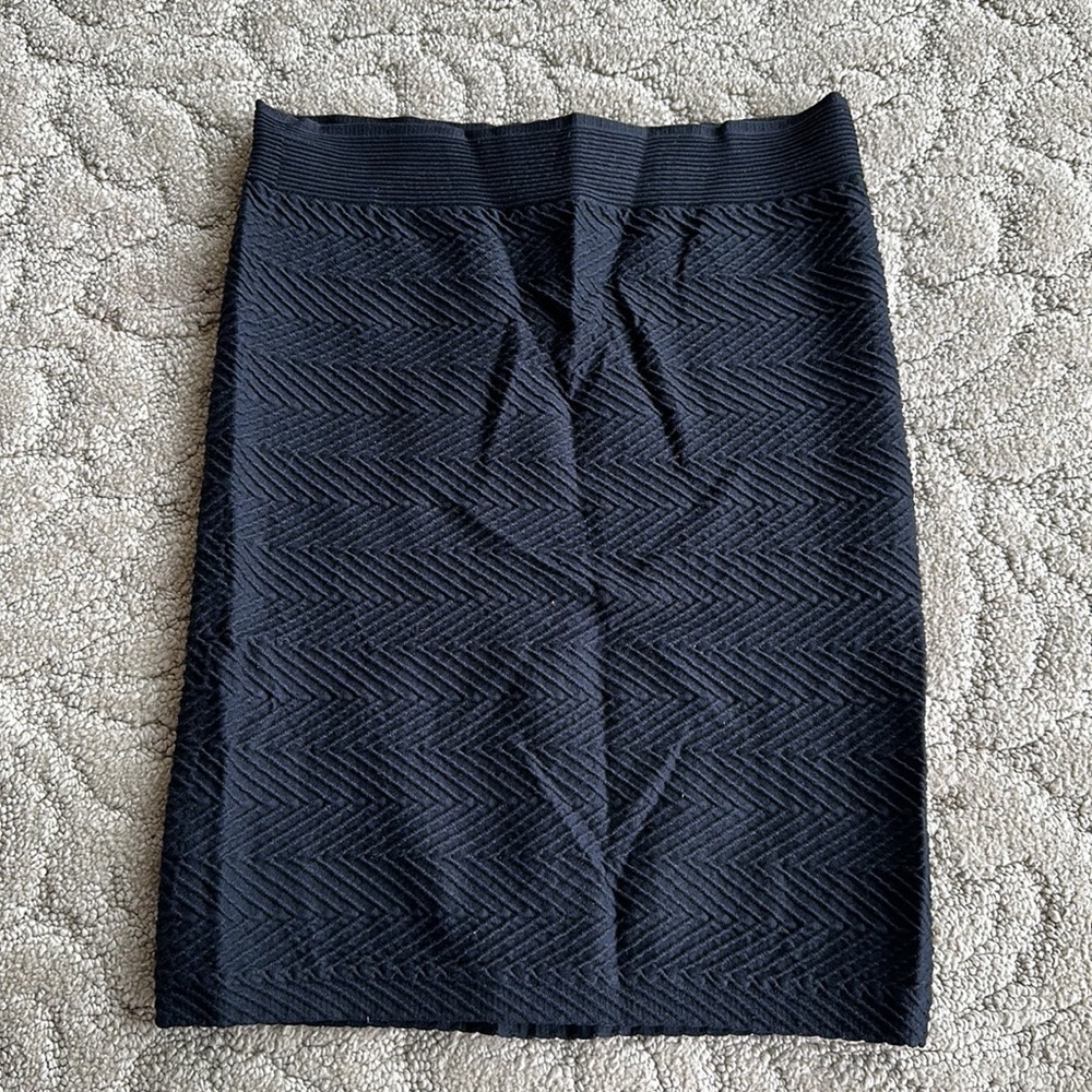 G by Guess XS/S Tight Skirt - Picture 2 of 2